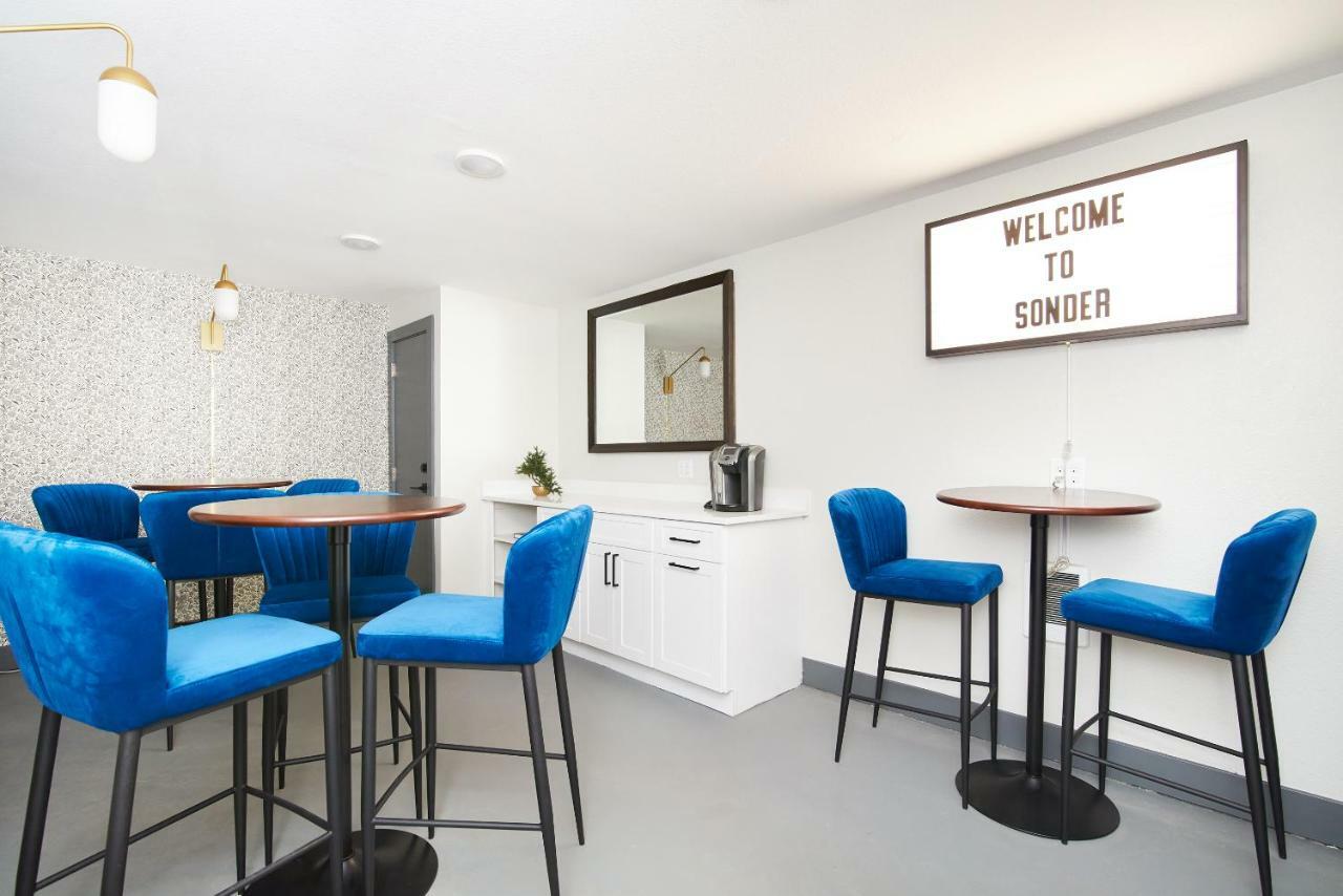 Sonder The Essex Aparthotel Denver Bagian luar foto