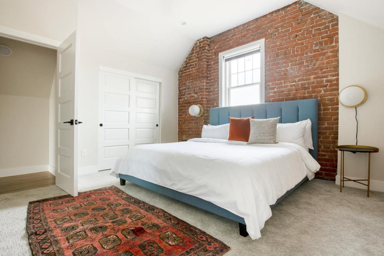 Sonder The Essex Aparthotel Denver Bagian luar foto